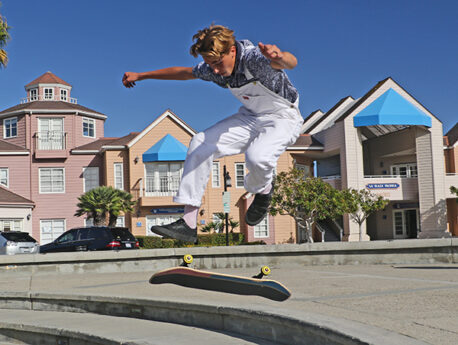 Gavin-Vandal-jucker-hawaii-skateboarding